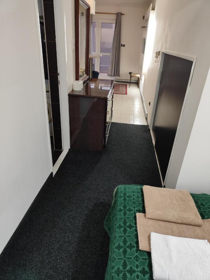 Ferienwohnung Fenix Belgrad Exterior foto
